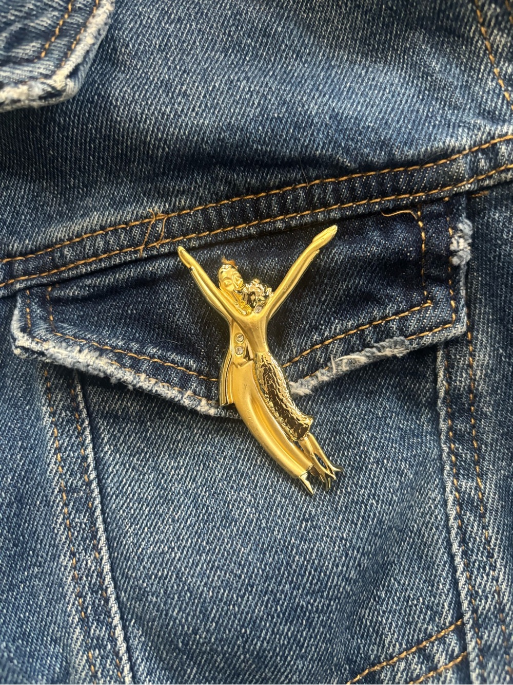 Gold Ballroom  Dancing Couple Pin Brooch - Vintage Style
